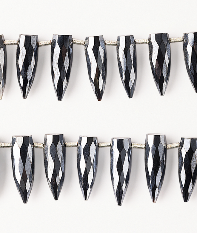 Spinel beads